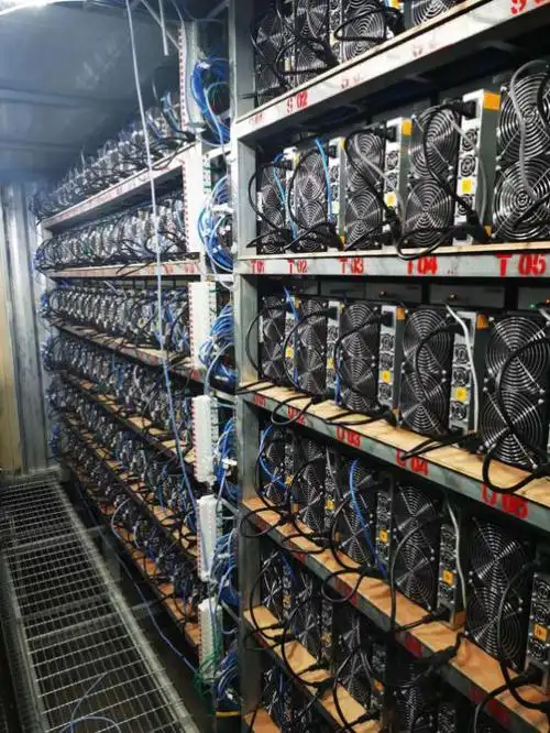 An overview of a bustling American mining farm, highlighting the hosted rigs and operational efficiency